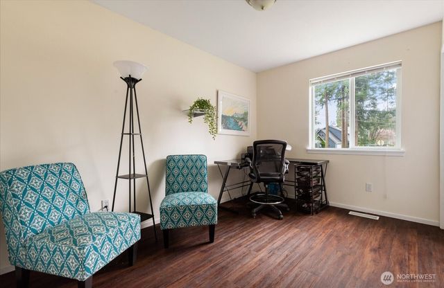 7882 Blakely Avenue, Clinton, WA 98236