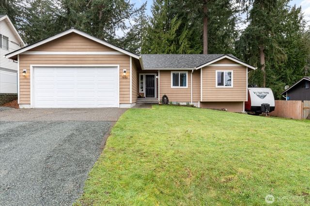 7882 Blakely Avenue, Clinton, WA 98236