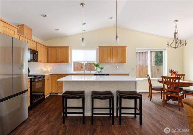 7882 Blakely Avenue, Clinton, WA 98236