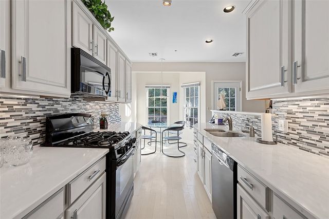 804 KINGSBERRY CIRCLE, Mt Lebanon, PA 15234