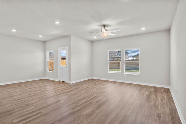 245 Red Tail Hawk LN, Cedar Creek, TX 78612