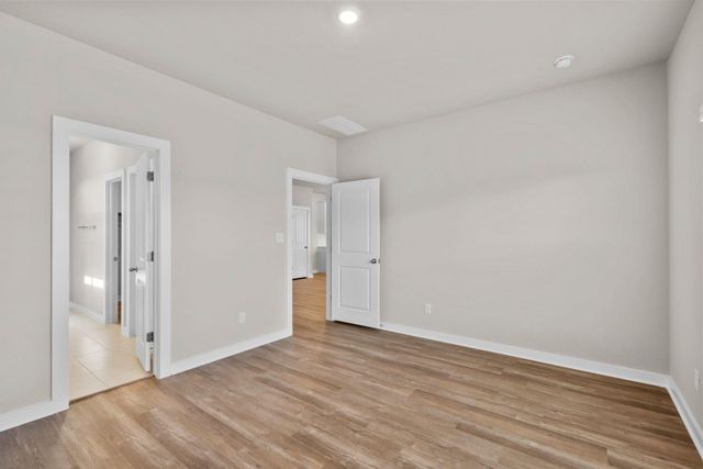 245 Red Tail Hawk LN, Cedar Creek, TX 78612