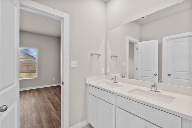 245 Red Tail Hawk LN, Cedar Creek, TX 78612