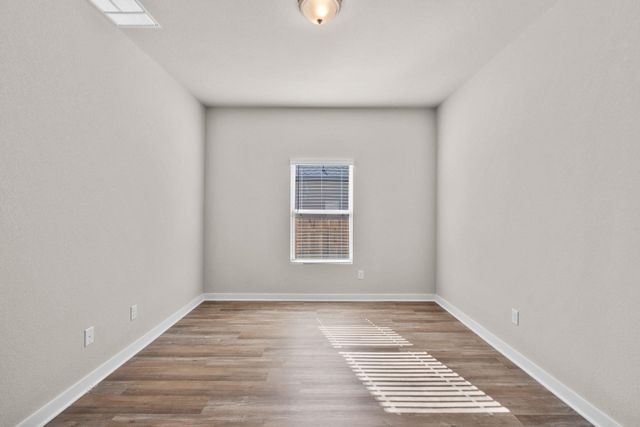 245 Red Tail Hawk LN, Cedar Creek, TX 78612