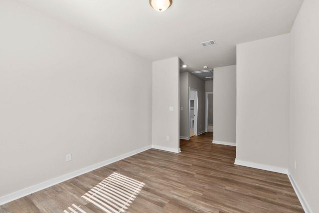 245 Red Tail Hawk LN, Cedar Creek, TX 78612