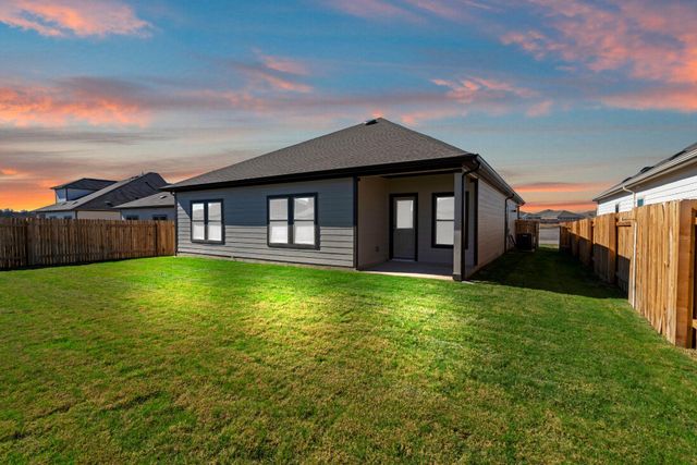 245 Red Tail Hawk LN, Cedar Creek, TX 78612