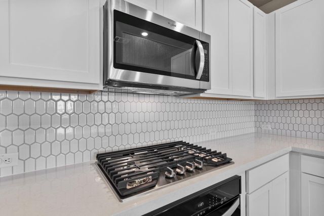 245 Red Tail Hawk LN, Cedar Creek, TX 78612