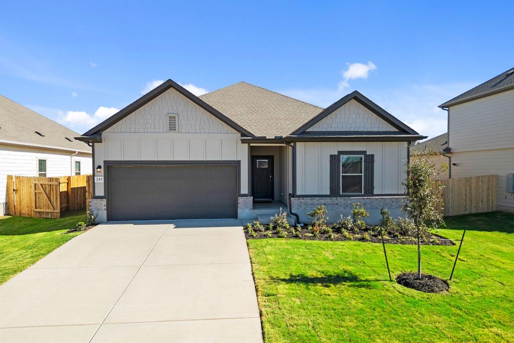 245 Red Tail Hawk LN, Cedar Creek, TX 78612