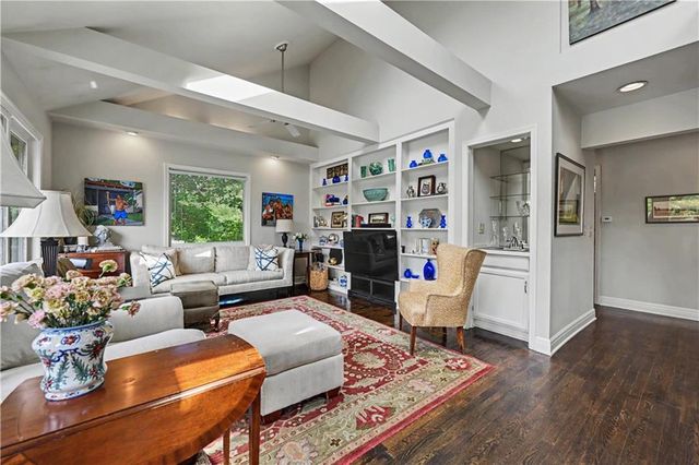 139 S Lakeshore Drive, Lake Quivira, KS 66217