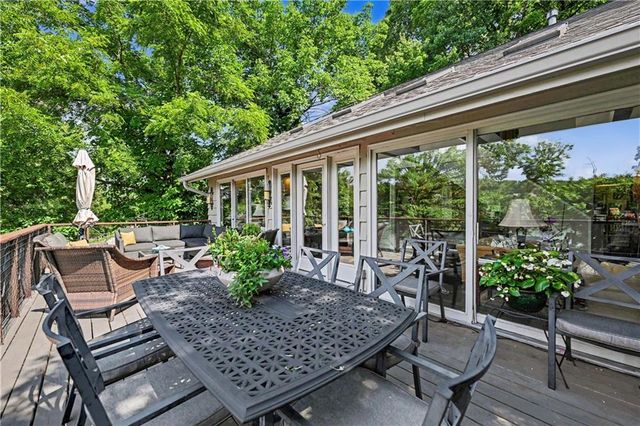 139 S Lakeshore Drive, Lake Quivira, KS 66217