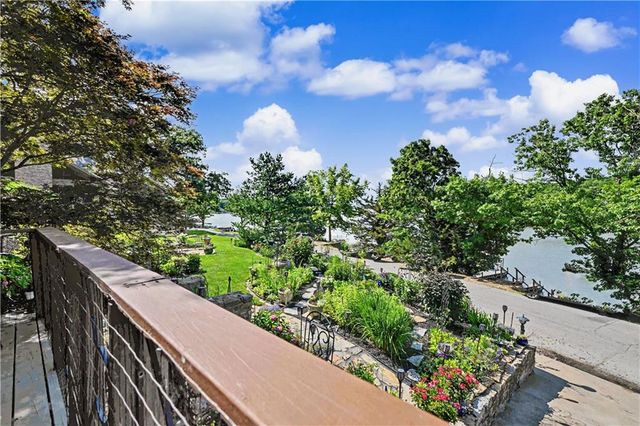139 S Lakeshore Drive, Lake Quivira, KS 66217