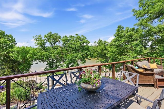 139 S Lakeshore Drive, Lake Quivira, KS 66217