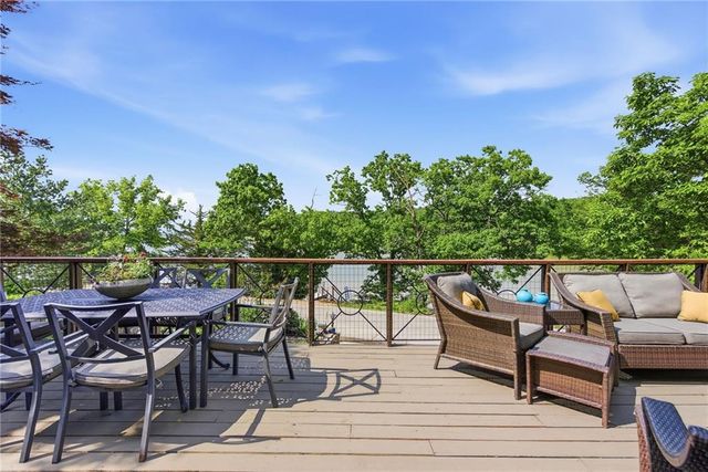 139 S Lakeshore Drive, Lake Quivira, KS 66217