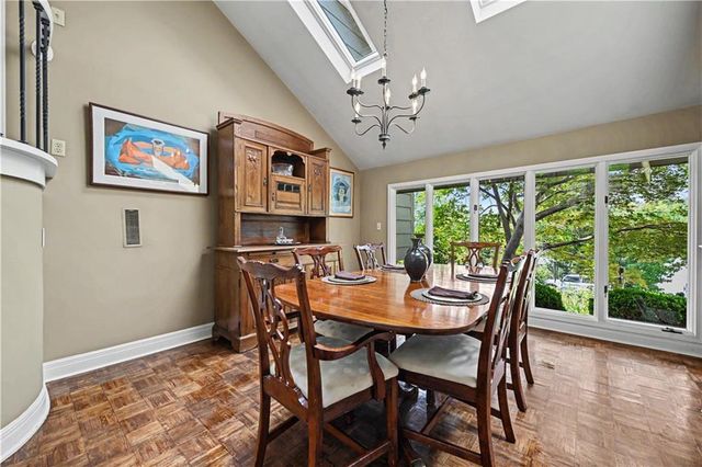 139 S Lakeshore Drive, Lake Quivira, KS 66217