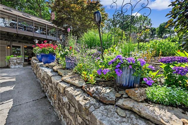 139 S Lakeshore Drive, Lake Quivira, KS 66217