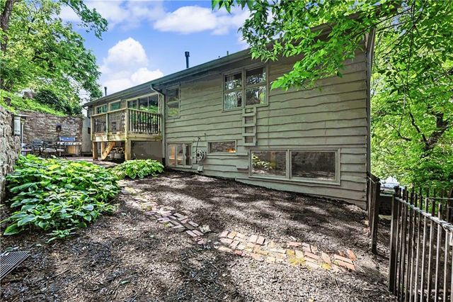 139 S Lakeshore Drive, Lake Quivira, KS 66217