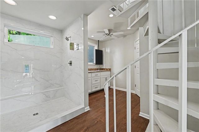 139 S Lakeshore Drive, Lake Quivira, KS 66217