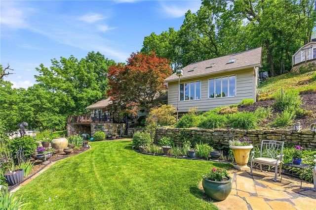 139 S Lakeshore Drive, Lake Quivira, KS 66217