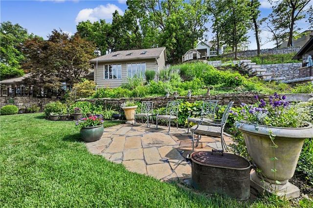 139 S Lakeshore Drive, Lake Quivira, KS 66217