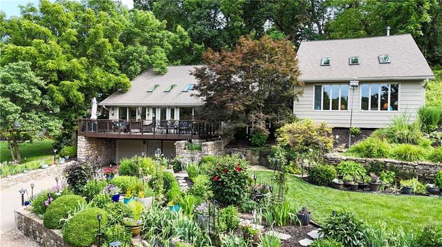 139 S Lakeshore Drive, Lake Quivira, KS 66217