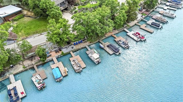139 S Lakeshore Drive, Lake Quivira, KS 66217
