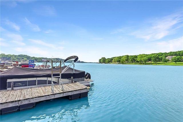 139 S Lakeshore Drive, Lake Quivira, KS 66217