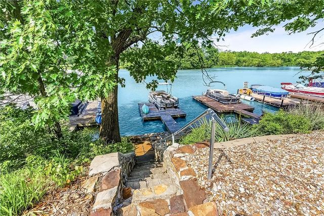 139 S Lakeshore Drive, Lake Quivira, KS 66217