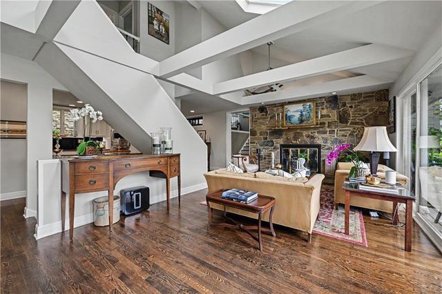 139 S Lakeshore Drive, Lake Quivira, KS 66217