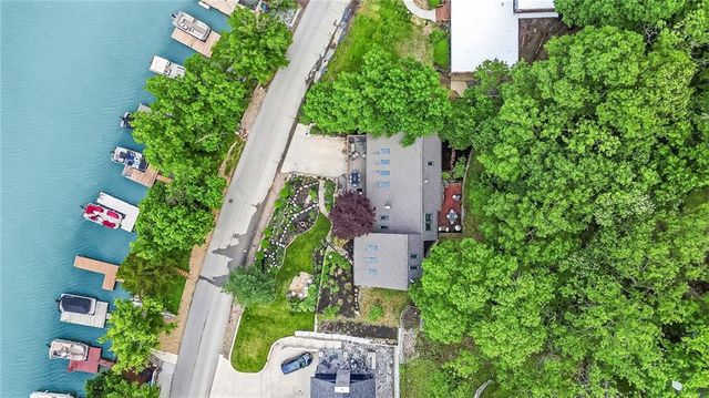 139 S Lakeshore Drive, Lake Quivira, KS 66217