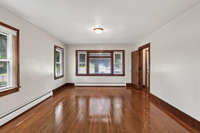 2122 N 6th Street, Minneapolis, MN 55411