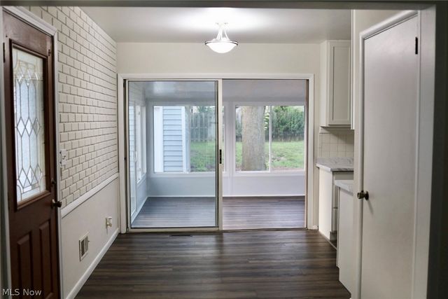 1093 Sutherland Avenue, Akron, OH 44314