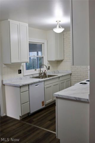1093 Sutherland Avenue, Akron, OH 44314
