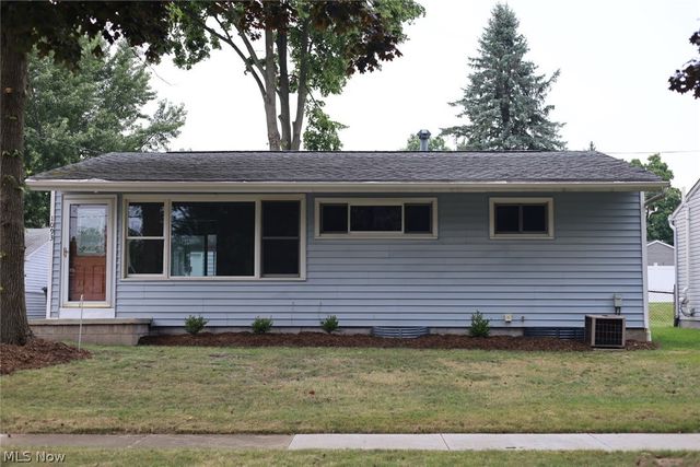 1093 Sutherland Avenue, Akron, OH 44314