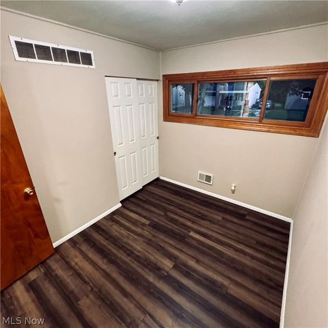 1093 Sutherland Avenue, Akron, OH 44314