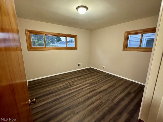 1093 Sutherland Avenue, Akron, OH 44314