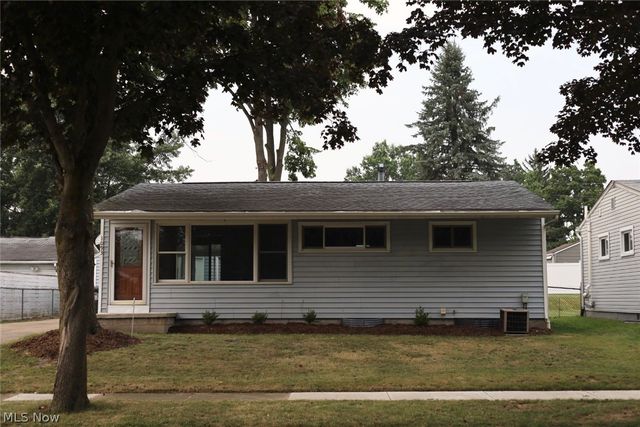1093 Sutherland Avenue, Akron, OH 44314