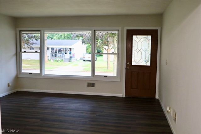 1093 Sutherland Avenue, Akron, OH 44314