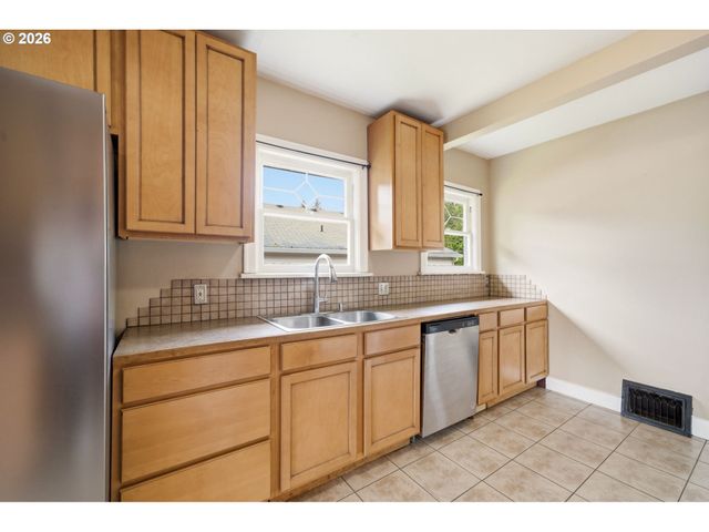 1804 DIVISION St, Camas, WA 98607