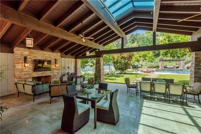 5824 JED SMITH Road, Hidden Hills, CA 91302