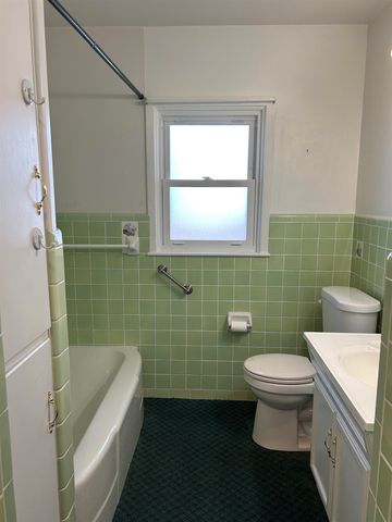 1141 W River Blvd, Wichita, KS 67203