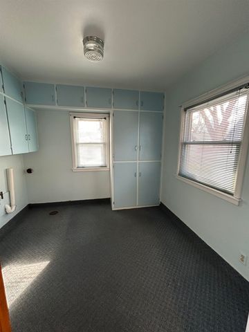 1141 W River Blvd, Wichita, KS 67203