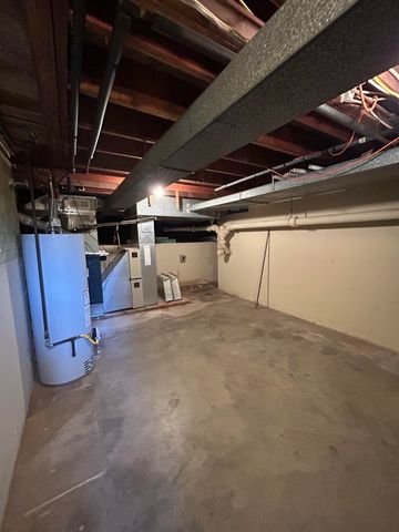 1141 W River Blvd, Wichita, KS 67203