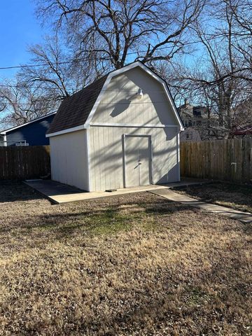 1141 W River Blvd, Wichita, KS 67203