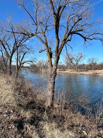 1141 W River Blvd, Wichita, KS 67203