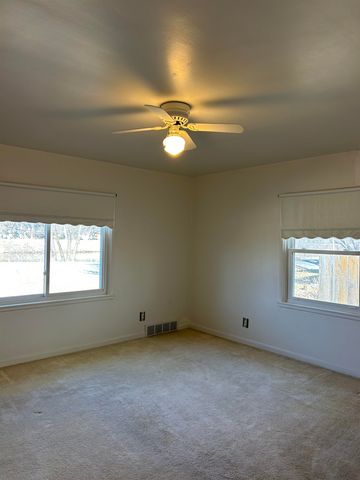 1141 W River Blvd, Wichita, KS 67203