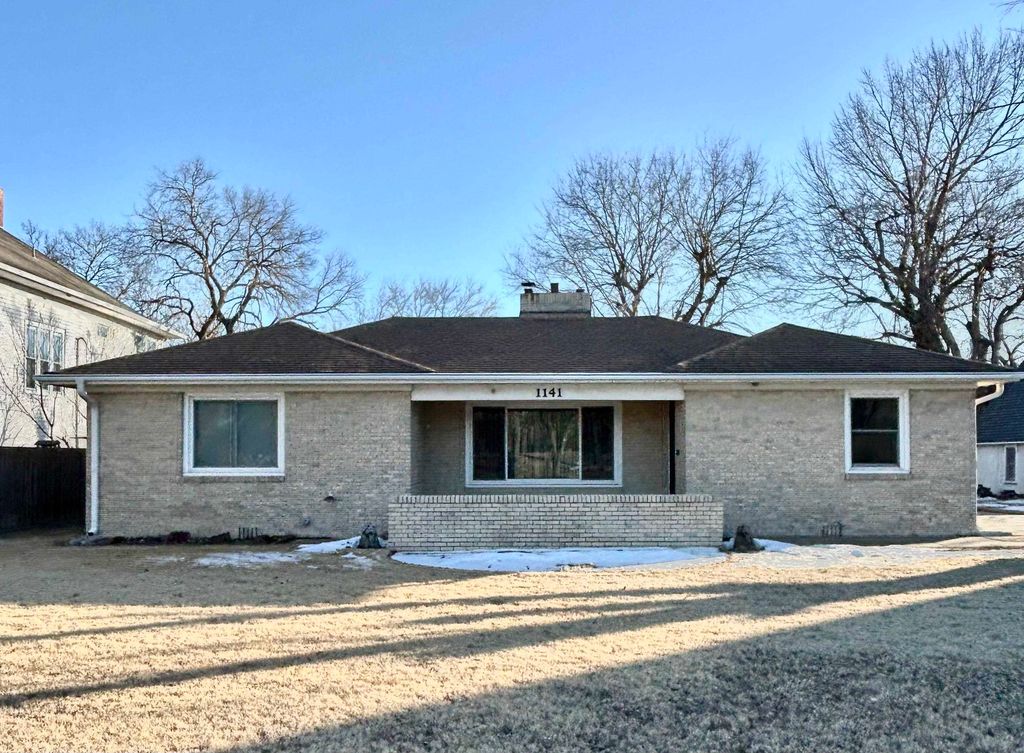1141 W River Blvd, Wichita, KS 67203