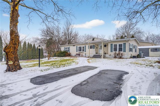 4 Woodsdale Court, Moore Twp, PA 18014