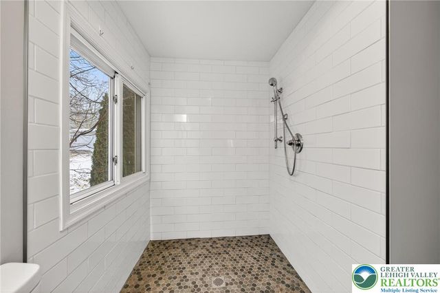 4 Woodsdale Court, Moore Twp, PA 18014