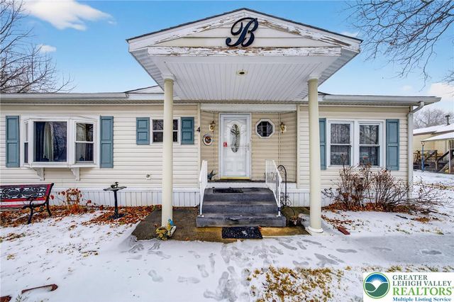 4 Woodsdale Court, Moore Twp, PA 18014