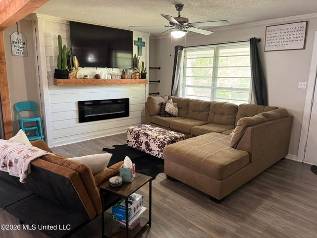 43 Highway 305, Olive Branch, MS 38654